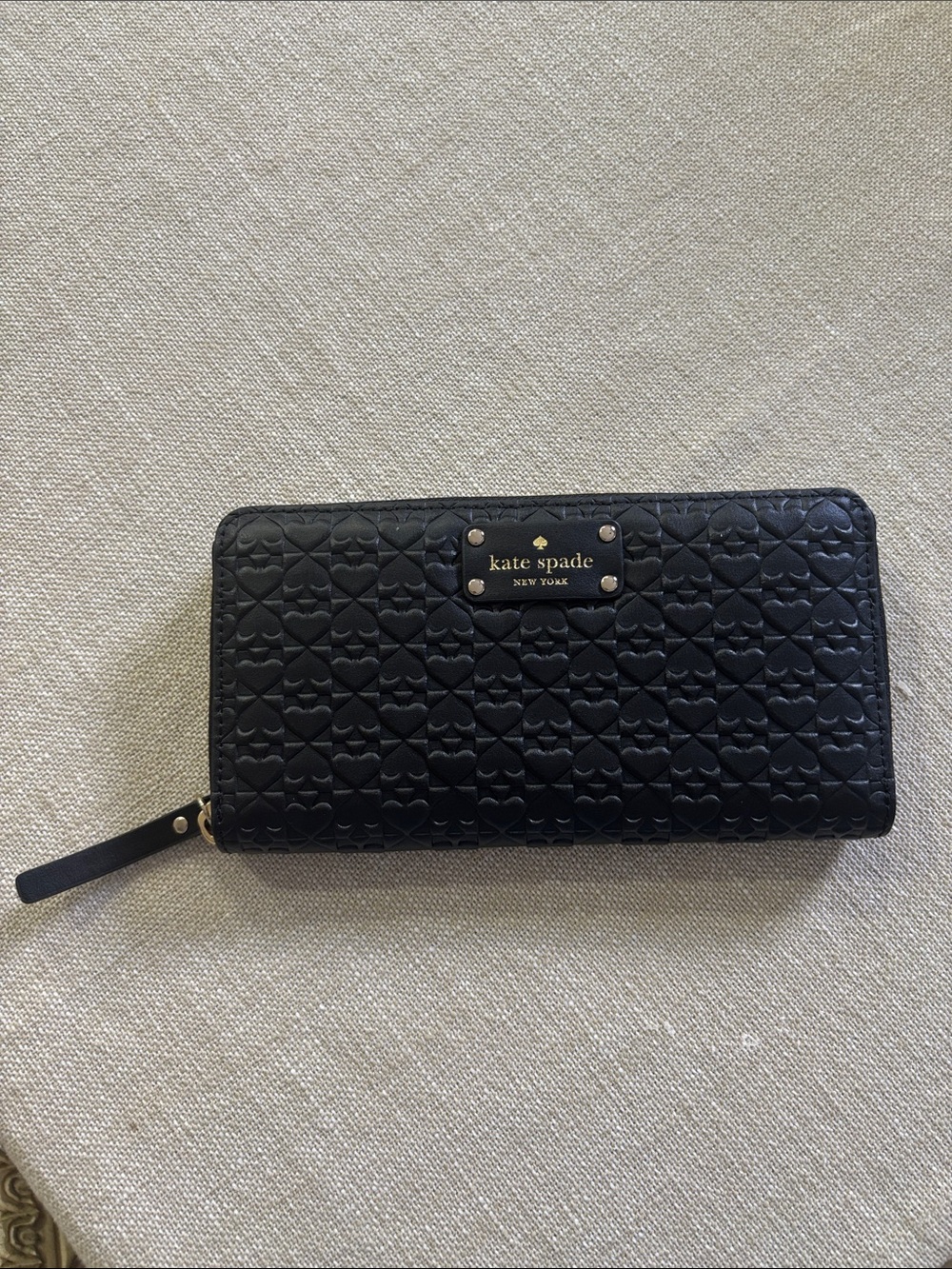 New Kate spade Black Embossed Heart Zip Wallet